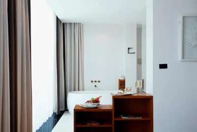 Suite con vistas al mar y minibar diario gratuito — La Flora Resort Patong